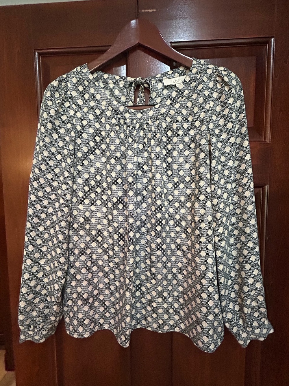 LOFT Printed Tie Neck Cream Long Sleeve Size Small